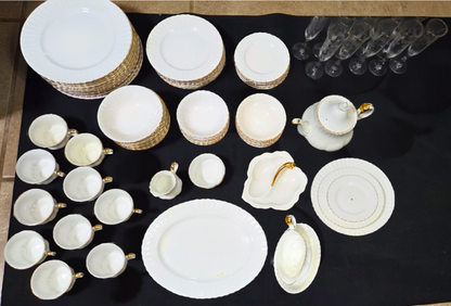 Vintage ~ 1960 Royal Albert Val D’or Snow Queen 96 Piece England  Bone China Set POS Nerds