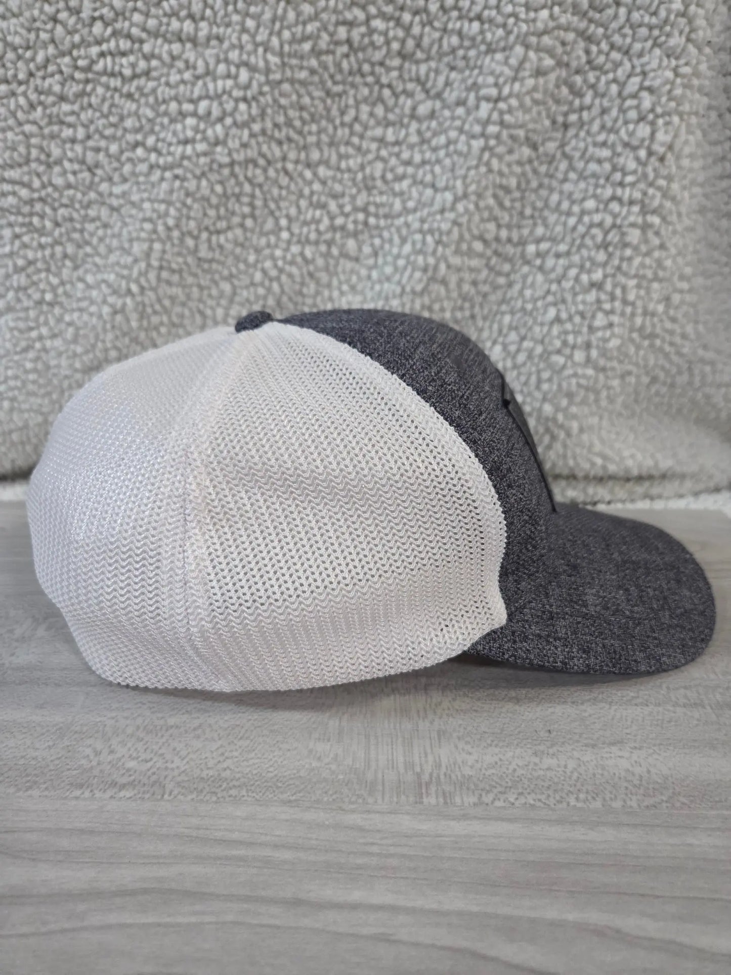 Columbia PFG Fish Flag Mesh Snapback Cap ~ Large/X-Large POS Nerds