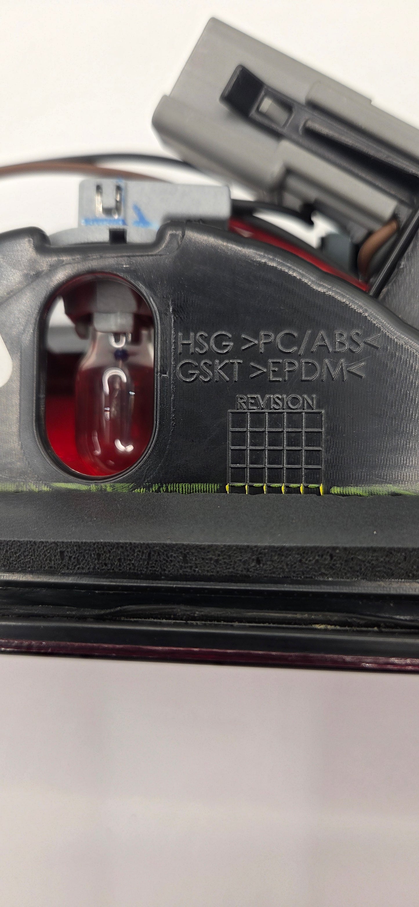 GM OEM Center Mount Stop 3rd brake Lamp Light Chevy/ GMC  23509162 POS Nerds