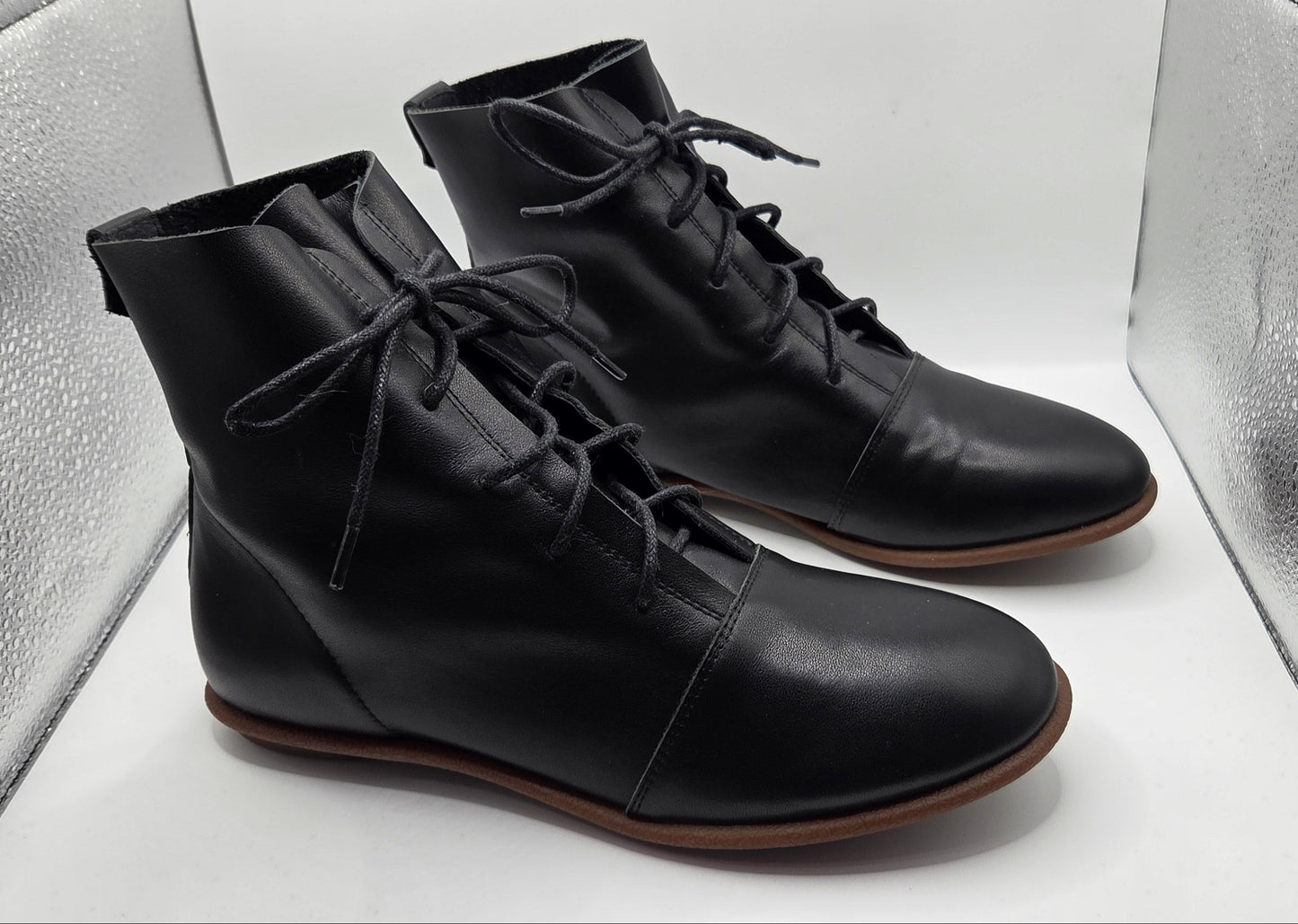 Painted Shell Black Leather Minimalist Lace Up Cap Toe Ankle Boots- EU 38/ 7.5-8 POS Nerds