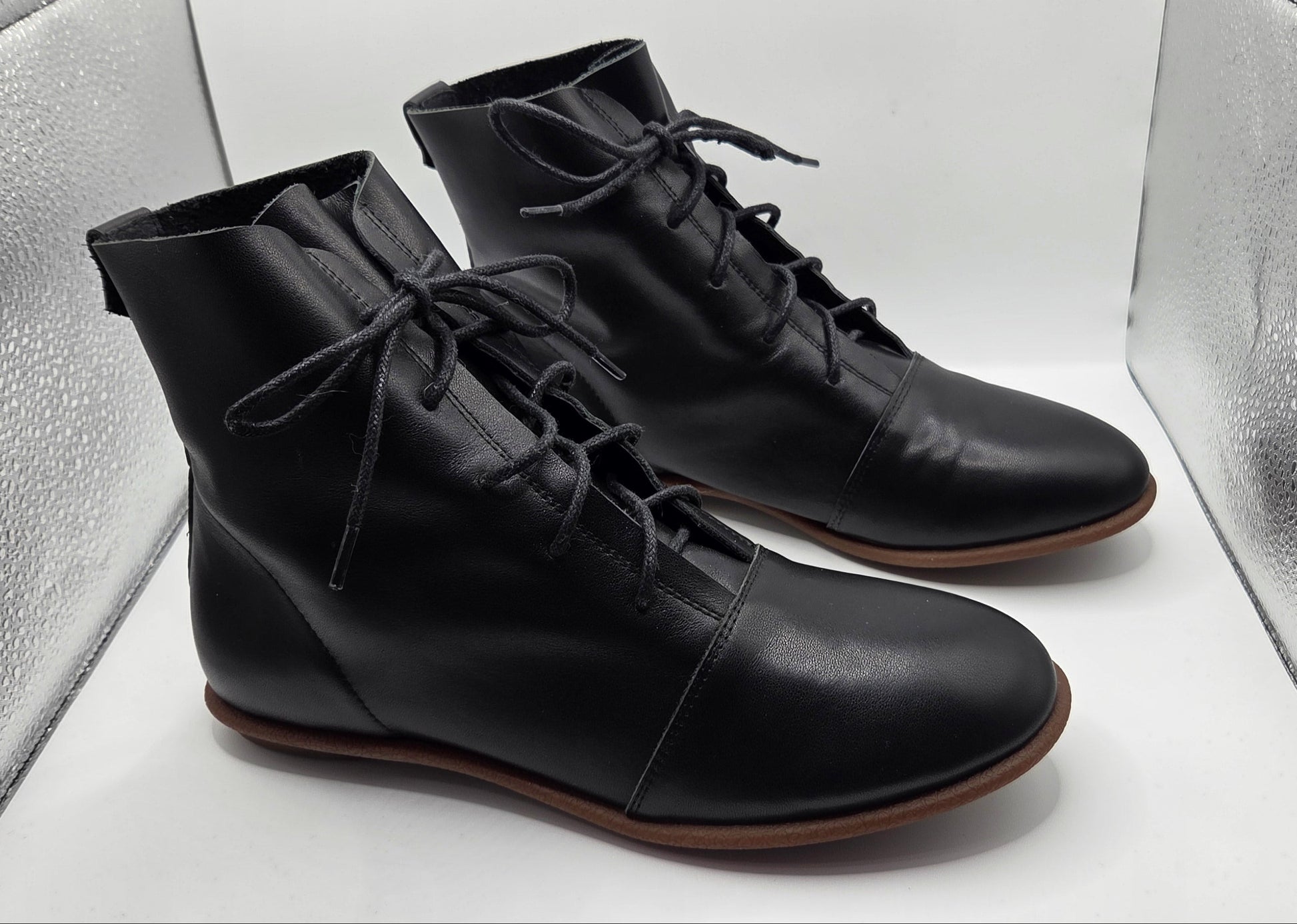 Painted Shell Black Leather Minimalist Lace Up Cap Toe Ankle Boots- EU 38/ 7.5-8 POS Nerds