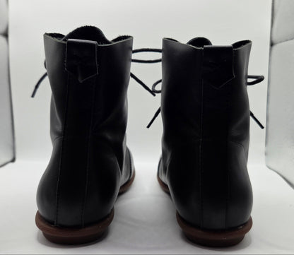 Painted Shell Black Leather Minimalist Lace Up Cap Toe Ankle Boots- EU 38/ 7.5-8 POS Nerds