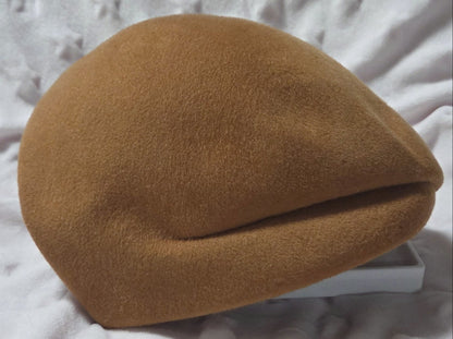 Vintage "Sandswept" 100% Wool Camel / Tan Beret / Cloche Hat – Size 22 POS Nerds