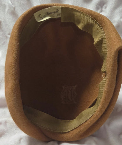 Vintage "Sandswept" 100% Wool Camel / Tan Beret / Cloche Hat – Size 22 POS Nerds