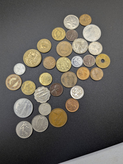 Mixed Lot of 31 Assorted Foreign & US Coins From Around the World POS Nerds