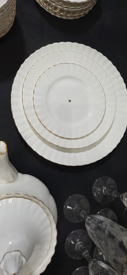 Vintage ~ 1960 Royal Albert Val D’or Snow Queen 96 Piece England  Bone China Set POS Nerds